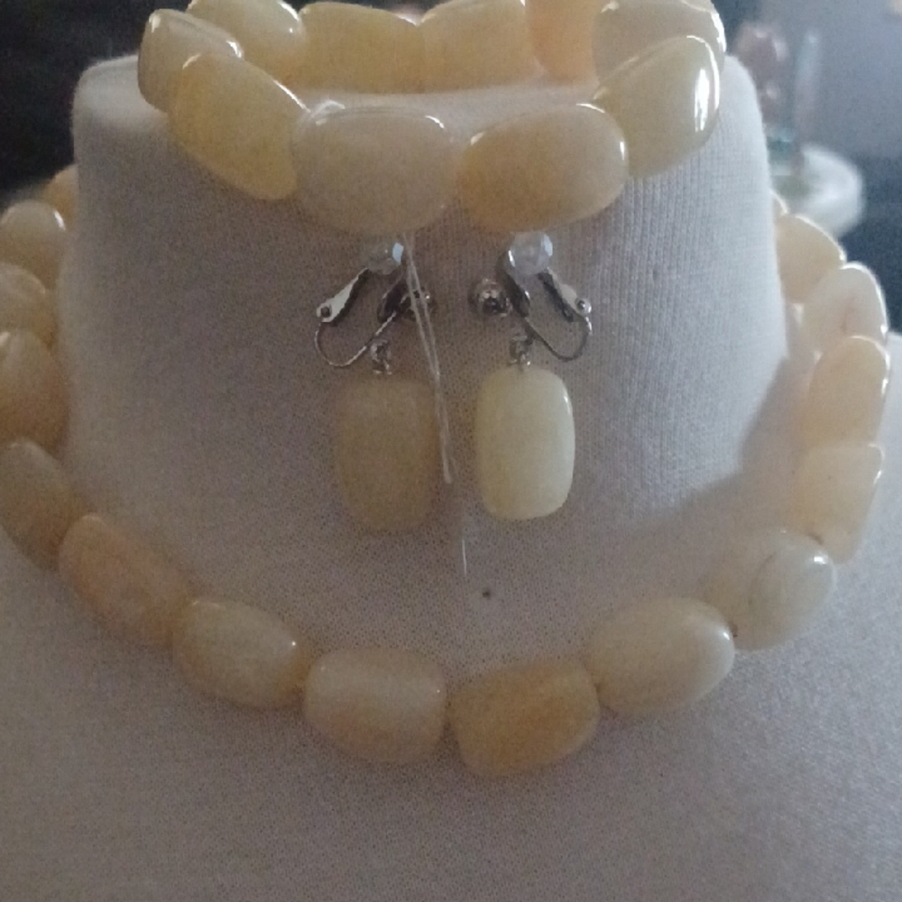 Chic Yellow Beaded Necklace Set